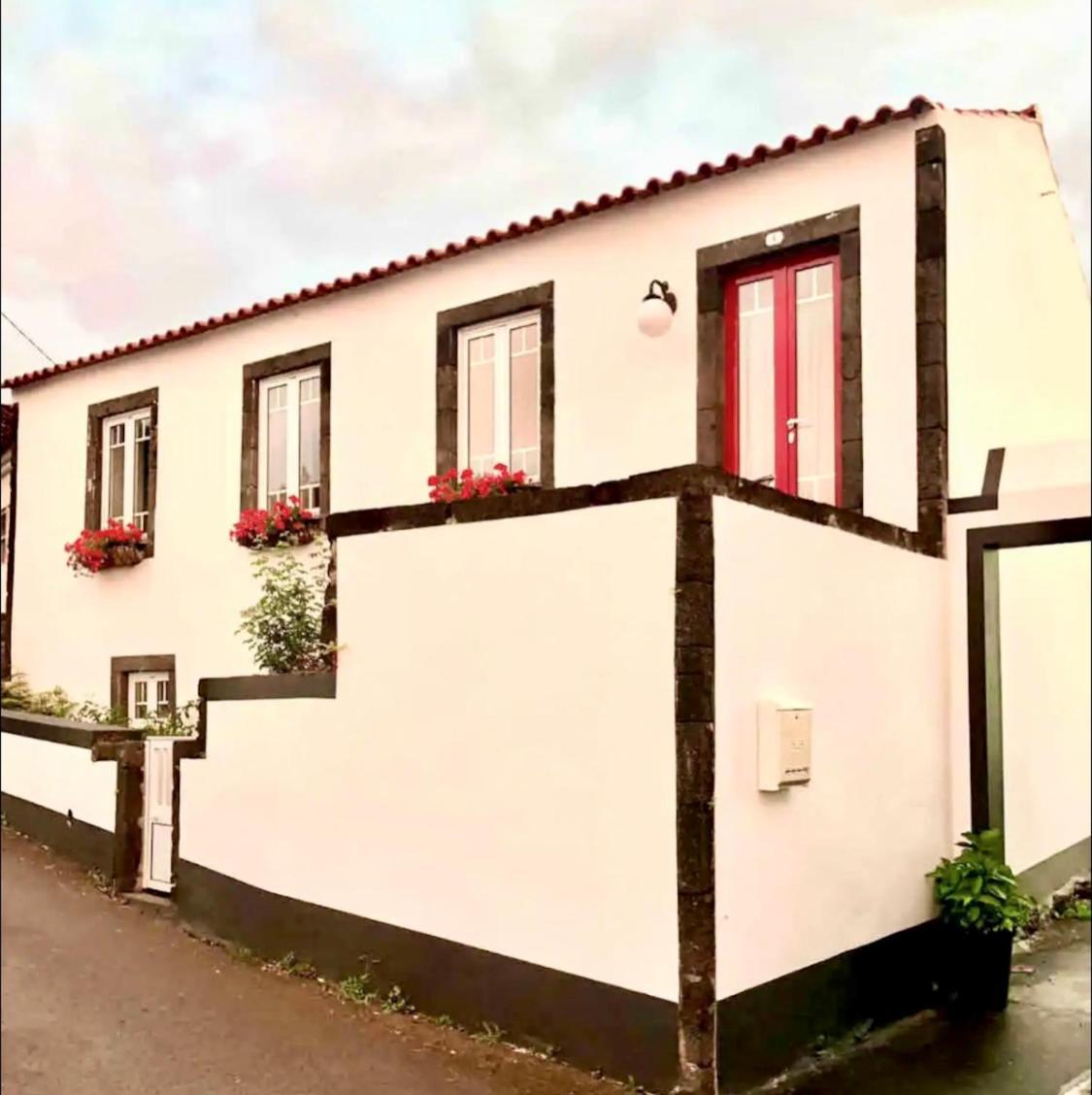 Quinta Pereirinha Farm - A Private 3 Bedroom Vacation Home, Close To Hiking W Ocean Views - Pico Island, Azores São Roque do Pico Eksteriør bilde